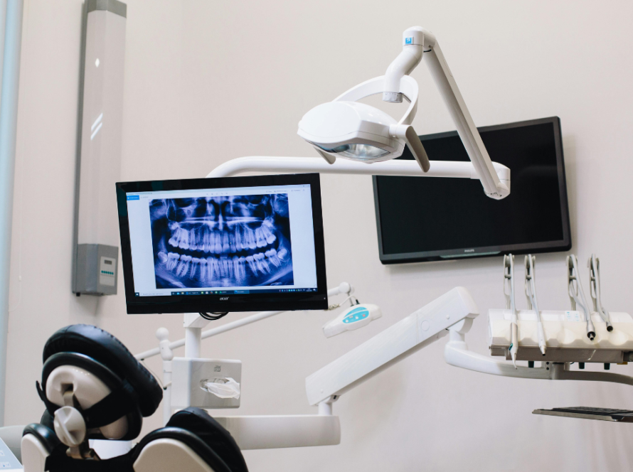 Best Dental Implant Clinic in Gurgaon: A Complete Guide