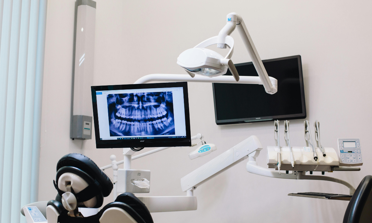 Best Dental Implant Clinic in Gurgaon: A Complete Guide